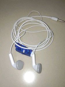 4 Set Of Earphones