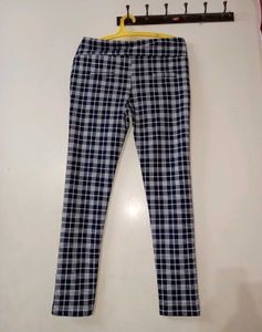 Trendy Plaid Pants 👖