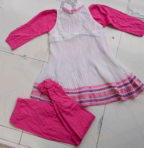 Girls pink dress l size 32