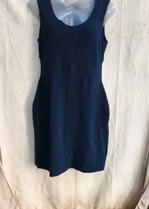 2529. Classic Navy Blue Sleeveless Dress
