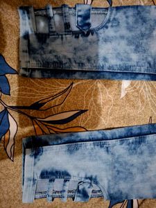 Trendy Cut-Out Flare Jeans