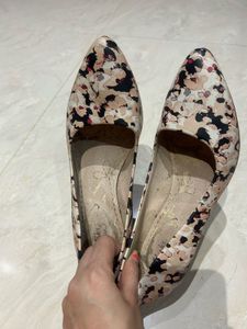Stylish Kitten Heel Pumps