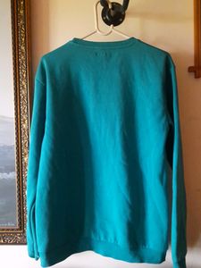 Sale.... 🥳Ladies SWEATSHIRT .medium Size .44 Ches