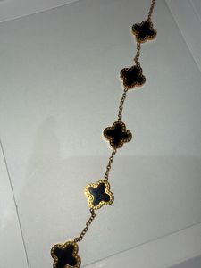 Elegant Clover Bracelet