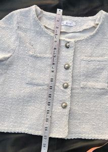 Chic White Tweed Cropped Jacket