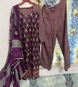 Elegant Mauve Embroidered Kurta Set