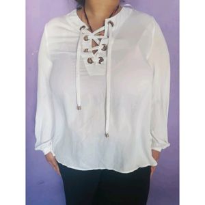 PLUS SIZE FRONT CRISS CROSS WHITE TOP