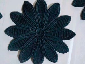 Laces Flower Patches (20 Pc)