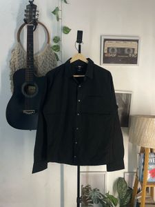 Uniqlo Classic Black Men's Button-Up Shirt