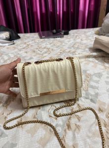 Stylish Off White Chain Shoulder Bag