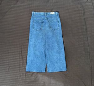 Denim skirt -like new