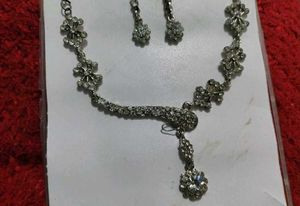 Sparkling Rhinestone Necklace &amp; Earring Set