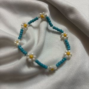 Daisy Beaded Bracelet