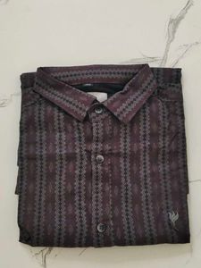 Men's Patterned Button-Down Shirt
