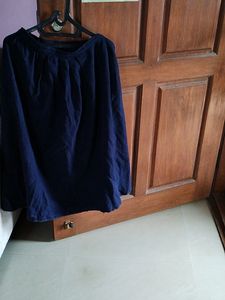 Woolen Skirt With 2 Side Pockets and Zip