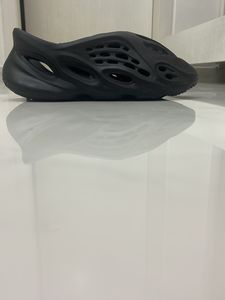Yeezy Form Runner