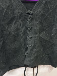 Chic Black Knit Vest