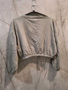 Grey Cropped Sweatshirt (size-S)