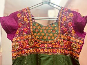 Floral embroidered kurta