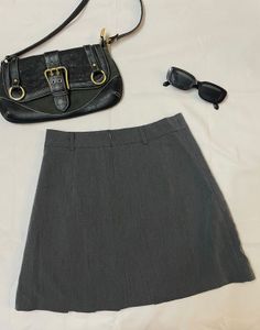 Grey pleaded mini skirt
