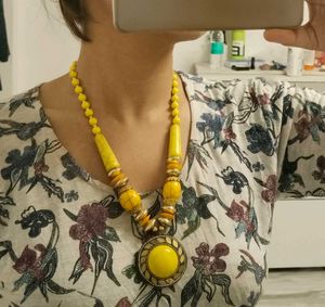 Beautiful Artificial Beads Necklace