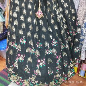 Elegant Embroidered Lehenga Skirt