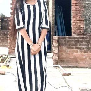 Stylish Black &amp; White Striped Kurta