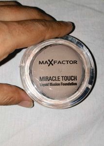 Max Factor Miracle Touch Foundation warm almond