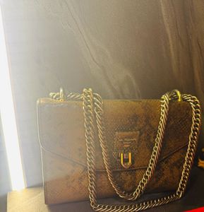 Da milano sling bag