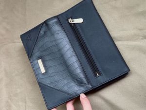 Stylish Black Crocodile Embossed Wallet