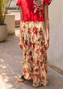 ✨ Elegant Floral Party Wear Gown – Up to 20-21 Yea