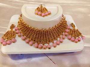 Exquisite Gold-Tone Necklace Set with Pink Beads