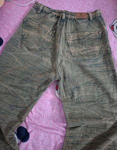 Stylish Washed Out Jeans