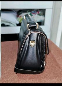 Chic Black Textured Crossbody Bag