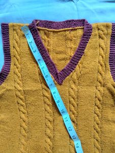 Vintage Sleeveles Cable Knit Vest Handmade Sweater