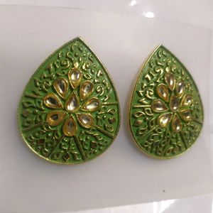 Pista Colour Kundan Earrings