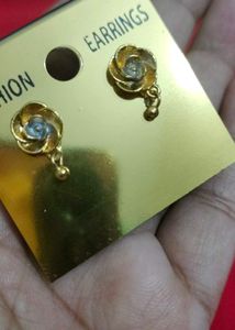 BRAND NEW Elegant Rose Gold Stud Earrings