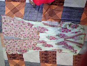 Beautiful Floral Print Kurta Set