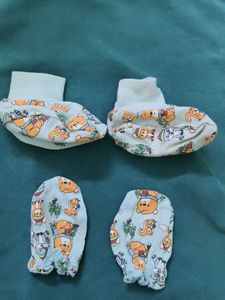 Baby Hat Mittens booties  Set