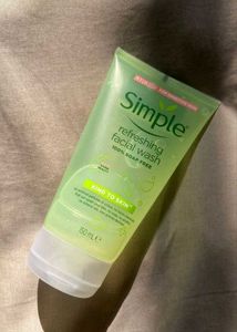 Simple Refreshing Facial Wash