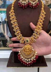 Exquisite Indian Necklace &amp; Earring Set