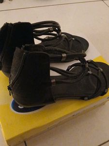 Mochi Stylish Black Gladiator Sandals
