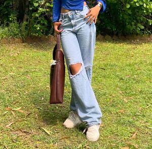 Light Wash Ripped Jeans