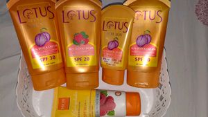 lotus&amp;VLCC Sunscreen for body