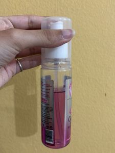 Dabur Gulabari Rose Glow Face Cleanser