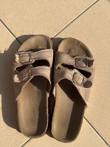 zudio Stylish Buckled Slides