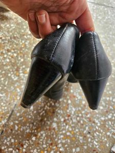 Woodland Black Formal Bellies