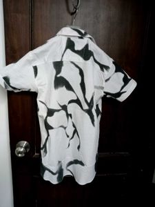 Abstract Print Button-Up Shirt