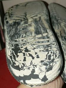 Crocs Marble Print slides