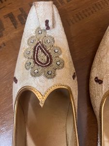Mojari For Wedding